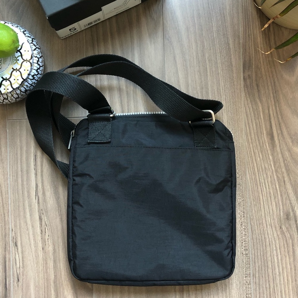 Baggallini Crossbody - Picture 7 of 7